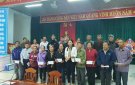 Đoàn công tác của xã Xuân Trường thăm hỏi, trao quà ủng hộ  vùng bị bão lụt tại xã Vĩnh Sơn, huyện Vĩnh Linh, tỉnh Quảng Trị.