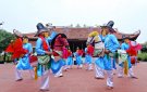 Đội múa truyền thống trò Xuân Phả, xã Xuân Trường tham gia các hoạt động  quảng bá và phát huy giá trị di sản văn hóa phi vật thể Quốc gia.